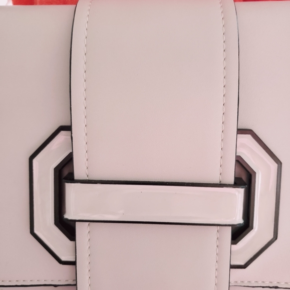 Handbag - Picture 3 of 4